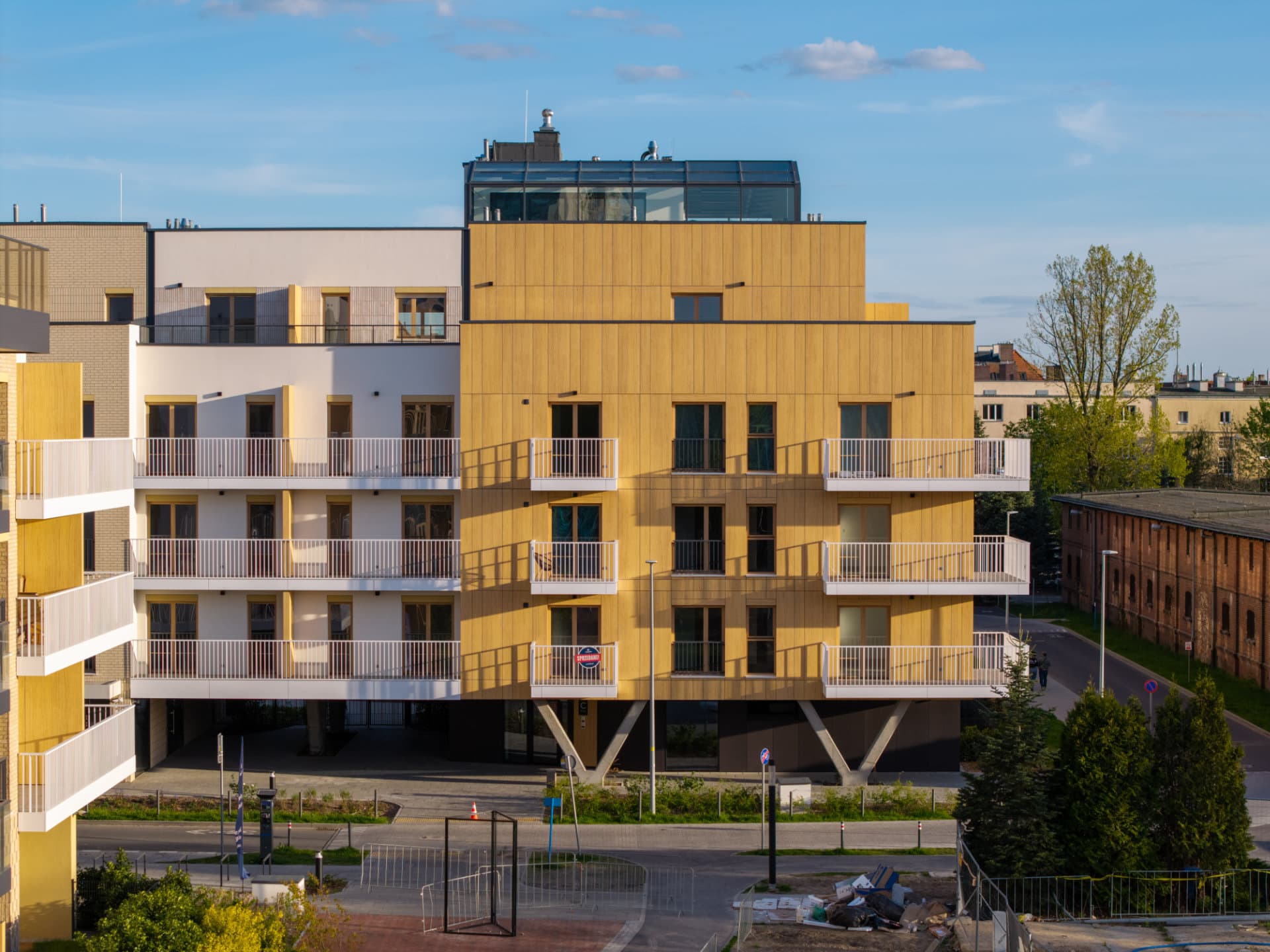 building b10 from the north side